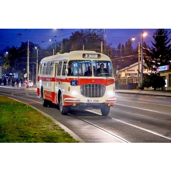 Historickým autobusem Škoda 706 RTO u příležitosti Pražské muzejní noci