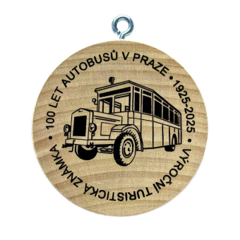 Dřevěná turistická známka 100 let trvalého provozu autobusů v Praze 1925–2025