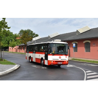 Historická jízda Karosou B 951 E k výročí 45 let od zahájení provozu autobusových linek MHD do Uhříněvsi