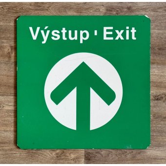 Originální orientační tabule „Výstup Exit“