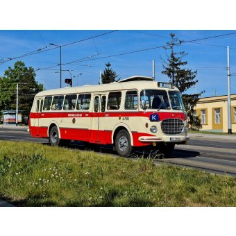 Historickým autobusem Škoda 706 RTO na výlov Jevanského rybníka