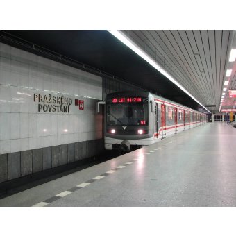 Zážitková exkurze a jízda „30 let od příjezdu první prototypové soupravy 81-71M“