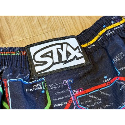                             Pánské trenky Styx se schématem pražské MHD                        