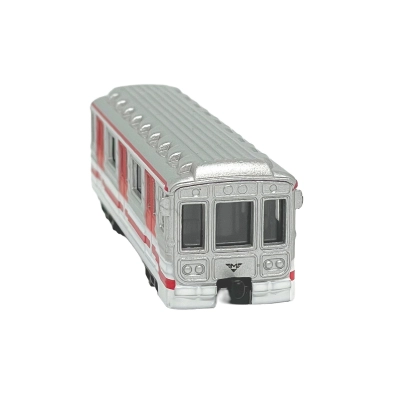 Kovové pražské mini metro s logem