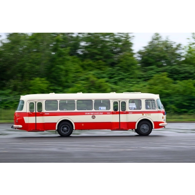 Historickým autobusem Škoda 706 RTO na Tankový den v Lešanech                    