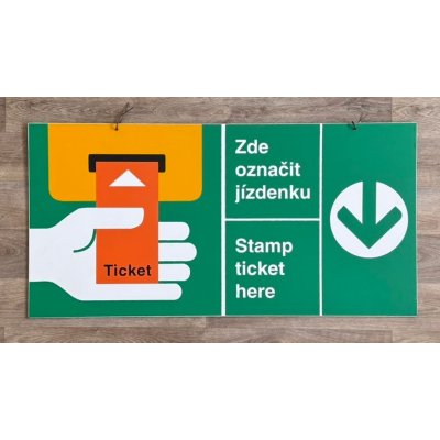 Originální orientační tabule „Zde označit jízdenku“