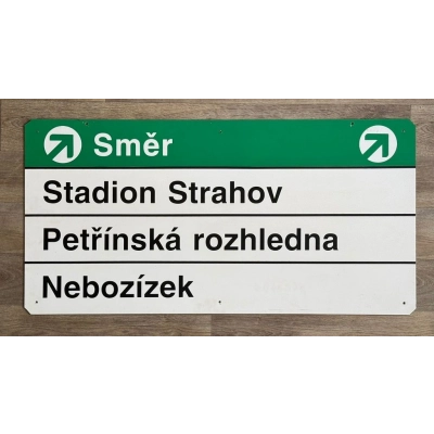 Originální orientační tabule „Stadion Strahov Petřínská rozhledna Nebozízek“