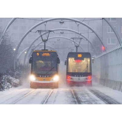 Sada 13 pohlednic pražských tramvají