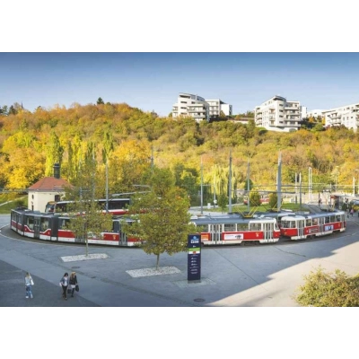 Sada 13 pohlednic pražských tramvají