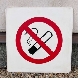 Originální tabule „Zákaz kouření“ ze stanice Muzeum
