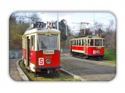Magnetka historické tramvaje na Dlabačově